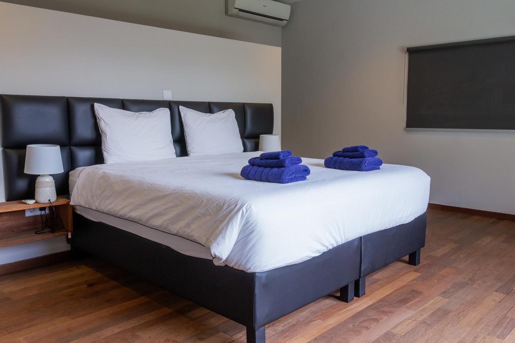 Stylish 4 Bedroom Modern Villa Design, Walking Distance From The Beach Ян-Тил Экстерьер фото