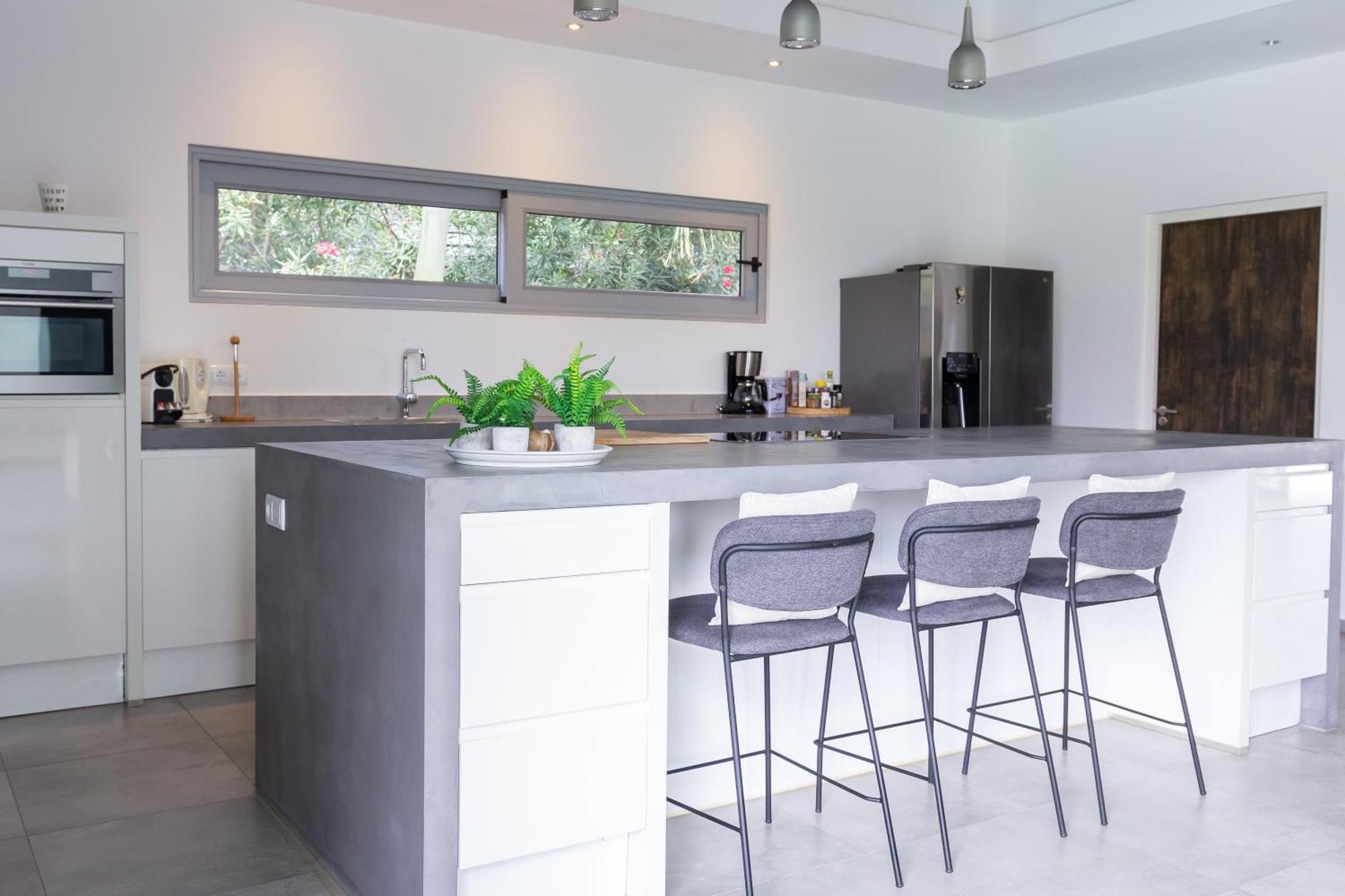 Stylish 4 Bedroom Modern Villa Design, Walking Distance From The Beach Ян-Тил Экстерьер фото